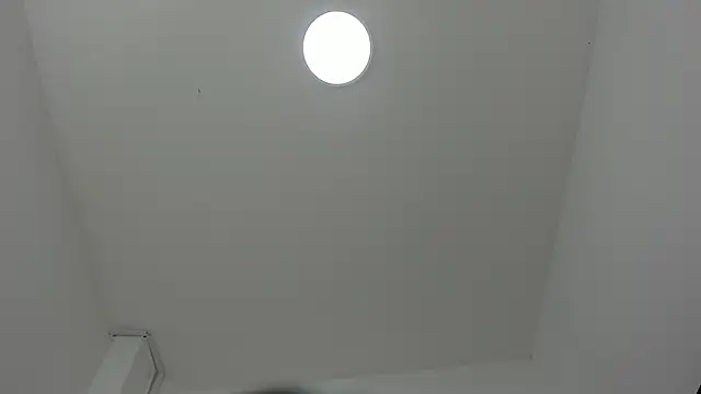 Snapshot of scarletross_ chatting on February 21, 2026, 3:03 pm scarletross online show from February 21, 2026, 3:03 pm