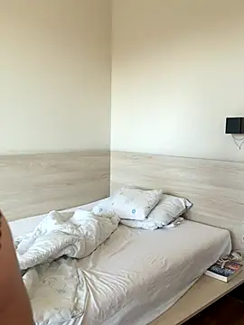 Snapshot of TattooLara chatting on October 19, 2025, 9:01 am TattooLara online show from October 19, 2025, 9:01 am