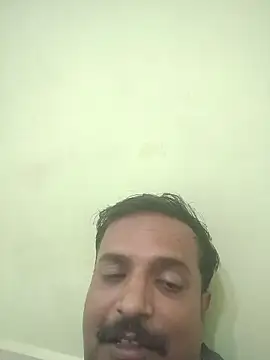 vardh033 online show from October 6, 2025, 11:44 am