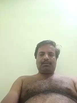 vardh033 online show from September 17, 2025, 9:06 pm