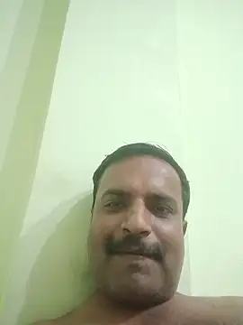 vardh033 online show from September 29, 2025, 12:44 pm