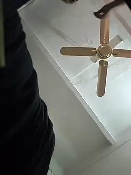 vardh033 online show from November 23, 2025, 7:51 am