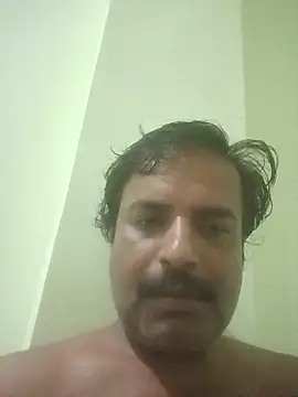 vardh033 online show from September 28, 2025, 2:29 am