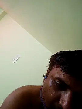 vardh033 online show from September 10, 2025, 7:57 pm