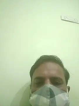 vardh033 online show from October 19, 2025, 3:26 pm