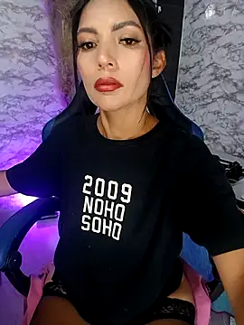 AlisSon  hot online show from November 14, 2025, 4:05 am