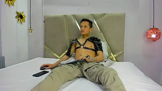 Snapshot of SkinnyZetth chatting on October 2, 2025, 4:49 am SkinnyZetth online show from October 2, 2025, 4:49 am