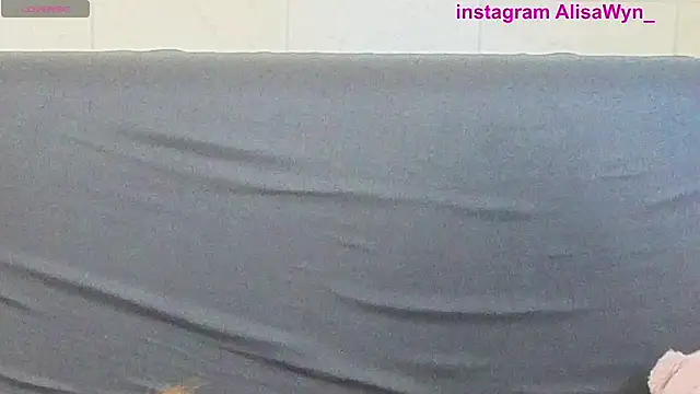 Snapshot of AlisaWyn chatting on September 20, 2025, 10:09 am AlisaWyn online show from September 20, 2025, 10:09 am