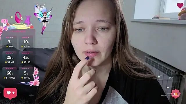 Snapshot of AlisaWyn chatting on October 7, 2025, 4:57 am AlisaWyn online show from October 7, 2025, 4:57 am