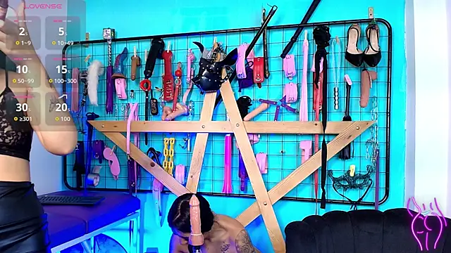 Snapshot of Mrmia_bdsm_extreme chatting on September 25, 2025, 12:44 pm Mrmia bdsm extreme online show from September 25, 2025, 12:44 pm