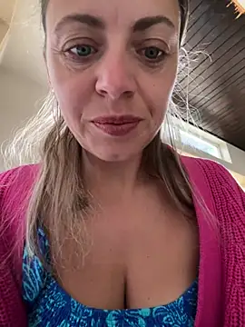 Snapshot of ladywithbigass chatting on July 27, 2026, 4:08 am ladywithbigass online show from July 27, 2026, 4:08 am