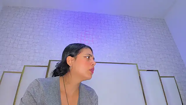 thalia888  online show from April 12, 2026, 7:06 pm