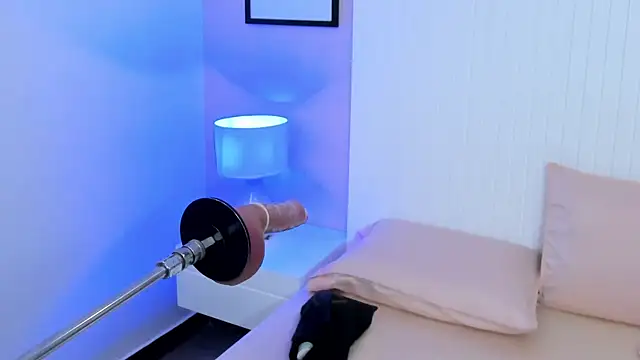 lauren stone  online show from February 26, 2026, 7:25 pm