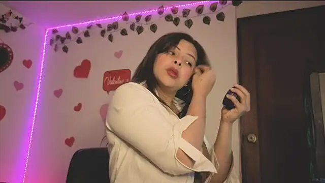 MiaCollinssx online show from February 25, 2026, 2:06 pm