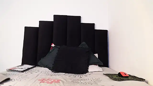 alexmark  online show from November 7, 2025, 1:37 pm