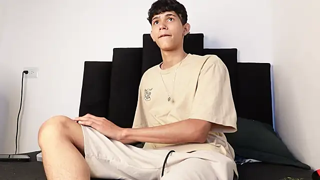 alexmark  online show from October 16, 2025, 5:43 pm