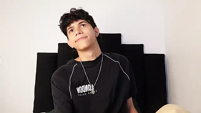 alexmark  online show from September 24, 2025, 2:23 pm