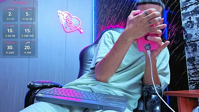 Snapshot of ThorDick_ chatting on October 1, 2025, 10:30 am ThorDick  online show from October 1, 2025, 10:30 am