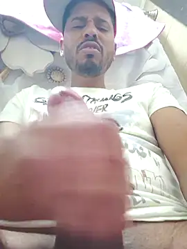 Snapshot of Danypeluche chatting on September 18, 2025, 4:04 am Danypeluche online show from September 18, 2025, 4:04 am