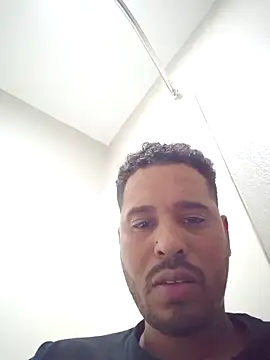 Snapshot of Danypeluche chatting on October 4, 2025, 11:06 pm Danypeluche online show from October 4, 2025, 11:06 pm