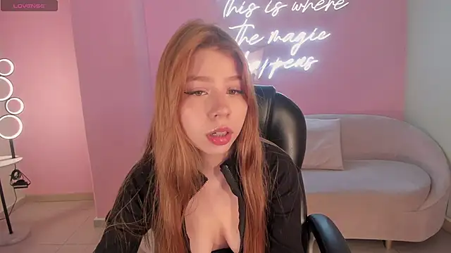 TiffannySins online show from April 9, 2026, 6:19 am