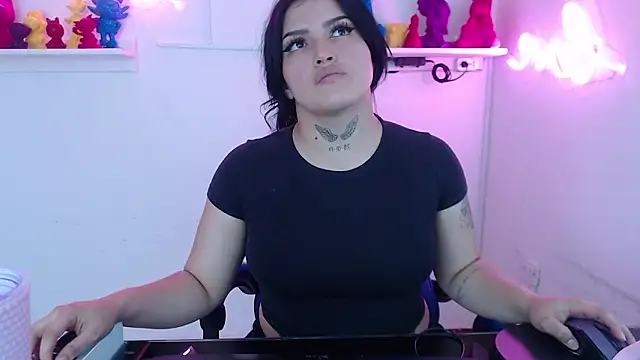 Snapshot of sari_belle chatting on February 10, 2026, 9:03 pm sari belle online show from February 10, 2026, 9:03 pm