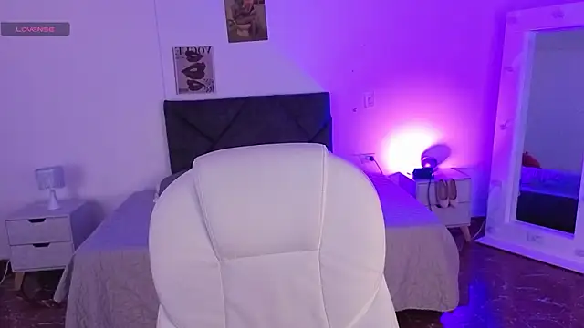 Snapshot of sari_belle chatting on February 25, 2026, 7:36 pm sari belle online show from February 25, 2026, 7:36 pm