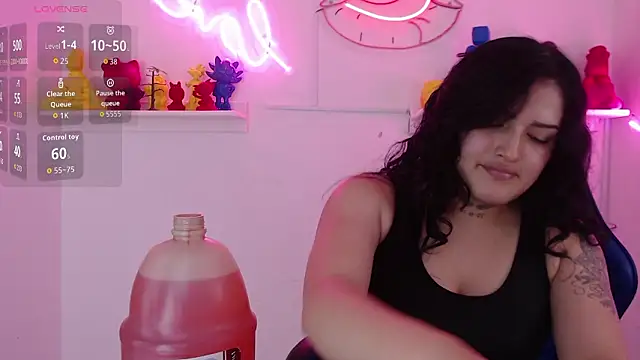 Snapshot of sari_belle chatting on February 1, 2026, 7:45 pm sari belle online show from February 1, 2026, 7:45 pm