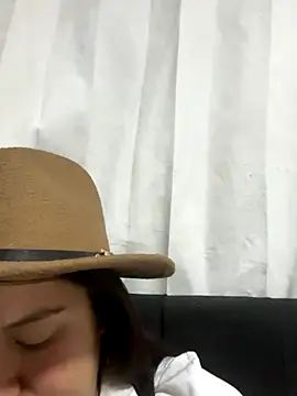 Leonis 0 online show from October 18, 2025, 2:46 am