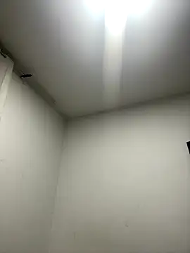 Leonis 0 online show from September 25, 2025, 2:17 am