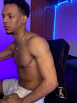 Snapshot of RickKrong_ chatting on October 19, 2025, 10:12 pm RickKrong  online show from October 19, 2025, 10:12 pm