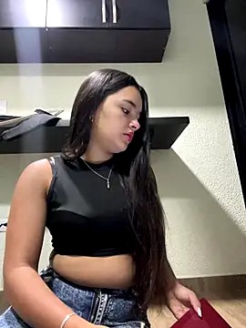 Luciaparker03 online show from September 24, 2025, 2:12 pm