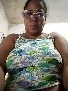 Snapshot of Big_ass_submissive chatting on October 5, 2025, 12:29 pm Big ass submissive online show from October 5, 2025, 12:29 pm