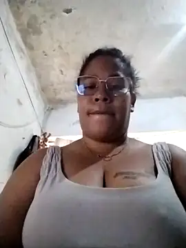 Snapshot of Big_ass_submissive chatting on October 25, 2025, 1:23 pm Big ass submissive online show from October 25, 2025, 1:23 pm