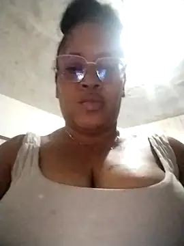 Snapshot of Big_ass_submissive chatting on September 30, 2025, 2:28 am Big ass submissive online show from September 30, 2025, 2:28 am