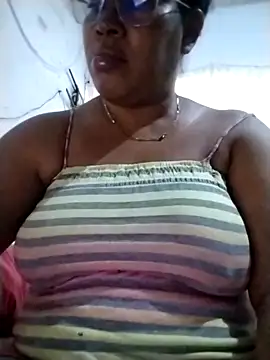 Snapshot of Big_ass_submissive chatting on October 4, 2025, 1:01 pm Big ass submissive online show from October 4, 2025, 1:01 pm