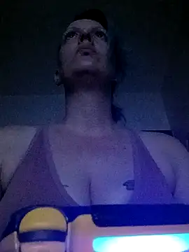 DeziBaby1087 online show from April 9, 2026, 6:15 am