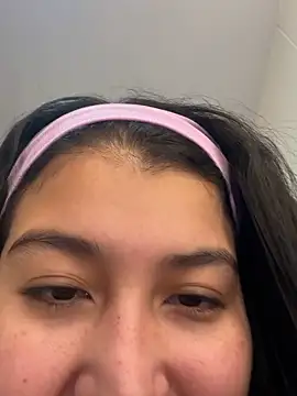 evelyn 1702 online show from November 16, 2025, 7:51 pm