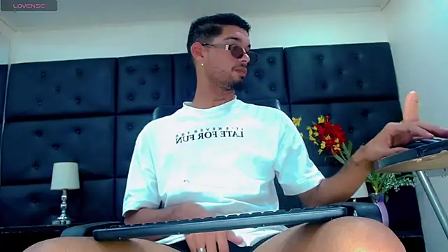 StivBigCock online show from September 30, 2025, 7:31 pm