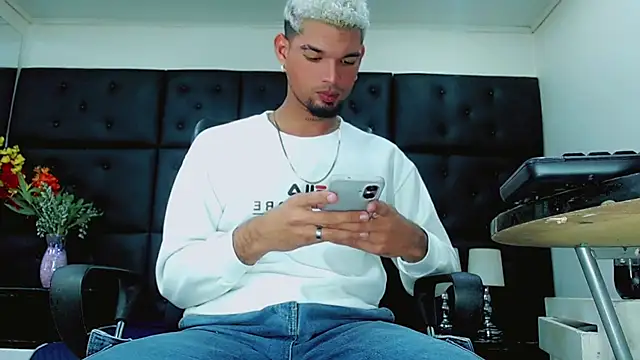 StivBigCock online show from October 26, 2025, 2:12 am