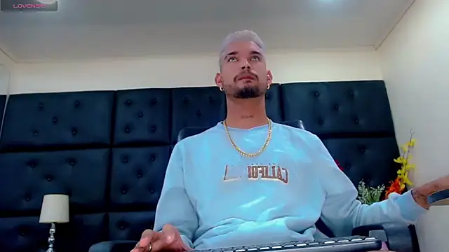 StivBigCock online show from October 3, 2025, 7:26 pm