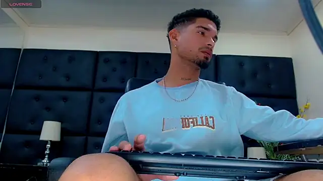 StivBigCock online show from September 24, 2025, 2:07 am