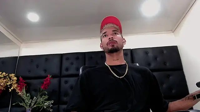 StivBigCock online show from October 10, 2025, 2:01 am