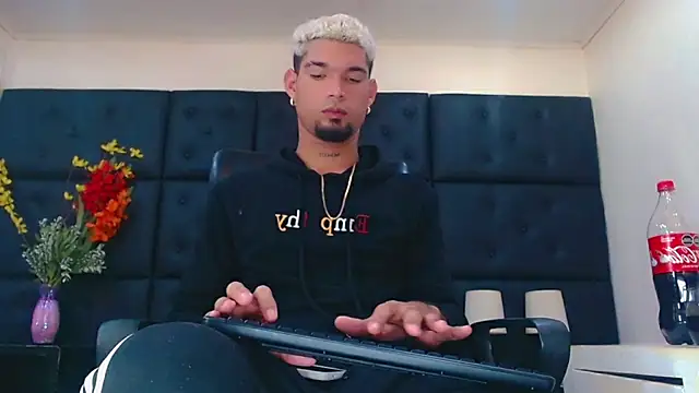 StivBigCock online show from October 29, 2025, 2:10 am