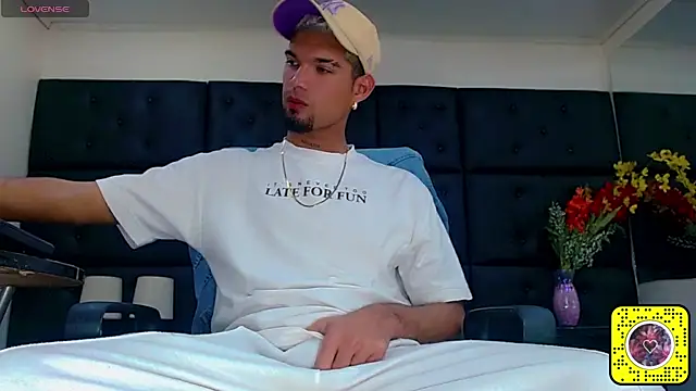 StivBigCock online show from October 18, 2025, 2:24 am