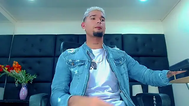 StivBigCock online show from October 21, 2025, 2:11 am