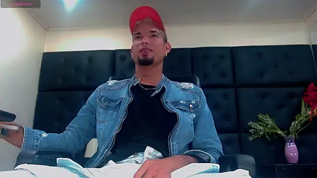 StivBigCock online show from October 15, 2025, 2:21 am