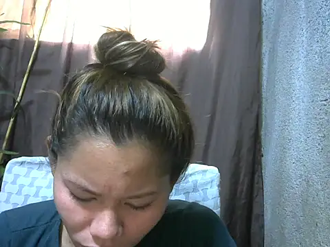 Sweeetgurll online show from March 24, 2026, 3:28 am