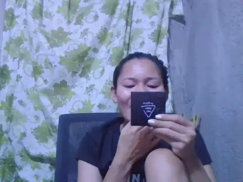 Sweeetgurll online show from November 19, 2025, 8:47 am