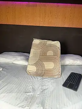 Alexia  cox online show from March 25, 2026, 2:44 am